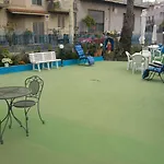 Beb I Delfini Di Casa Paola Mascali