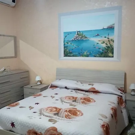 Bed & Breakfast Beb I Delfini Di Casa Paola 3*