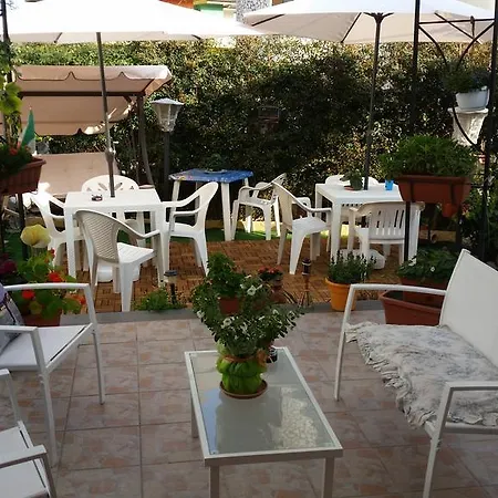Beb I Delfini Di Casa Paola Bed & Breakfast Mascali