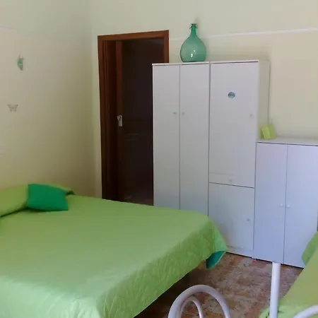 Beb I Delfini Di Casa Paola Bed & Breakfast