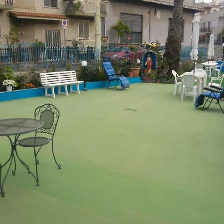 Beb I Delfini Di Casa Paola Mascali