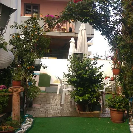 Beb I Delfini Di Casa Paola Bed & Breakfast Mascali